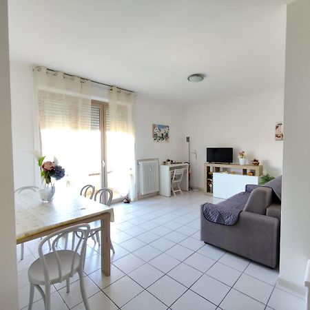 Apartamento Residenza Tiziana Luino Exterior foto